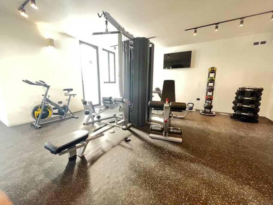 Estudio Centrico Entre Av. 10 Y 5ta Av. Apartamento