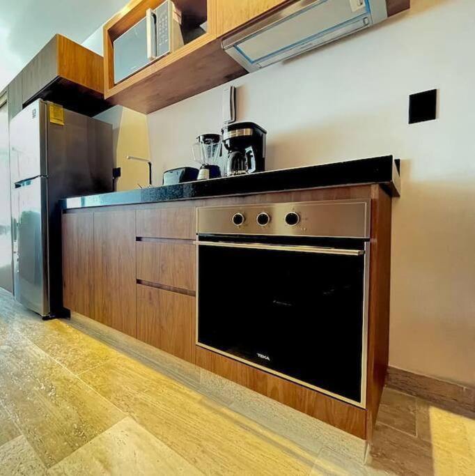 Estudio Centrico Entre Av. 10 Y 5ta Av. Apartamento *